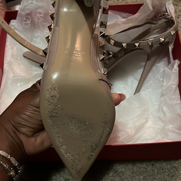 Valentino. - Picture 3 of 6